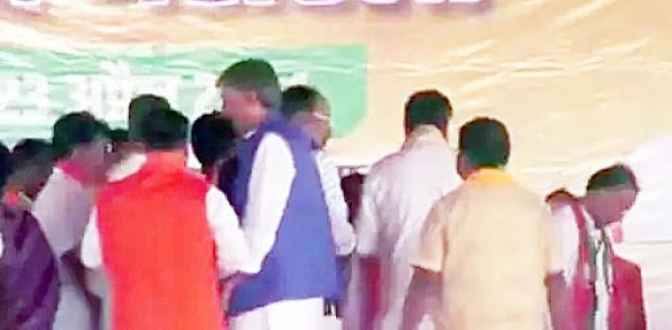 खुडख़डिय़ा खेलाते ओडिशा के 2 जुआरी पकड़ाए