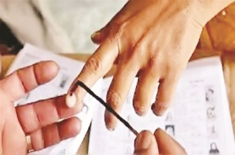 पोलिंग सेंटरों में की जा रही कूलर की व्यवस्था