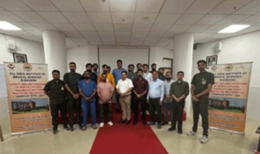 एम्स ऋषिकेश द्वारा चारधाम यात्रा मार्गों पर तैनाती के लिए चिकित्सकों को दिया जा रहा प्रशिक्षण