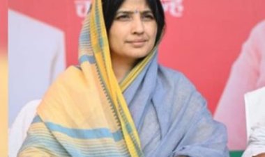 क्या मैं आपको गुंडा माफिया लगती हूं : डिंपल यादव