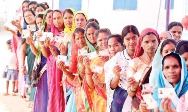 मतदान करने उमड़े मतदाता, दिव्यांग, युवा, महिला व बुजुर्गों में दिखा उत्साह