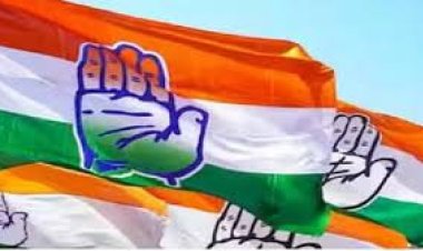 विपक्ष के नेताओं को निशाना बना रहा निर्वाचन आयोग, खरगे के हेलीकॉप्टर की तलाशी ली गई : कांग्रेस