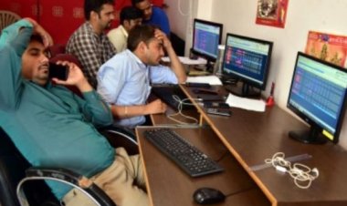 सपाट बंद हुआ निफ्टी, सेंसेक्स ने पहली बार छुआ 76,000 का आंकड़ा