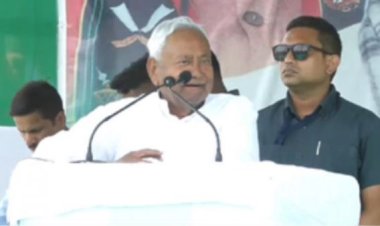 नालंदा में नीतीश कुमार ने गिनाई अपनी उपलब्धियां, 10 लाख नौकरी देने का किया वादा