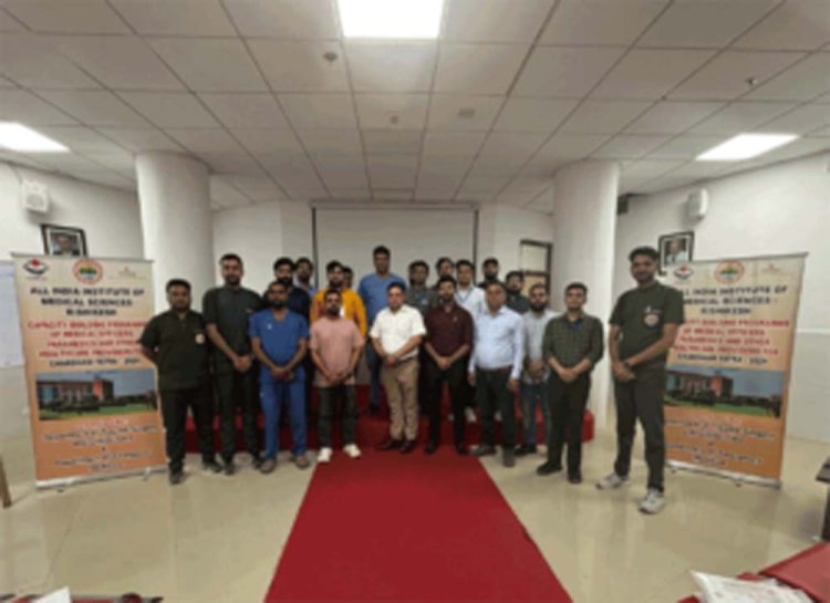 एम्स ऋषिकेश द्वारा चारधाम यात्रा मार्गों पर तैनाती के लिए चिकित्सकों को दिया जा रहा प्रशिक्षण
