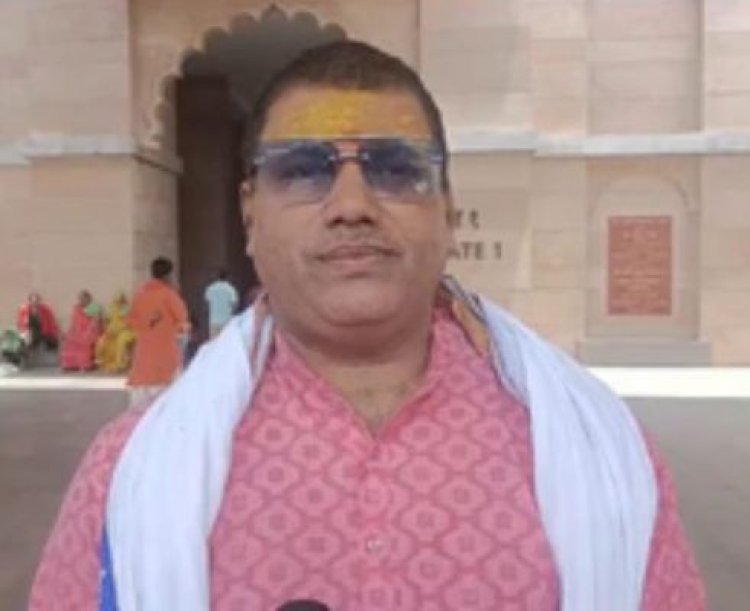 शशि थरूर ने पीएम मोदी को हिंदू हृदय सम्राट बताकर किया कटाक्ष, काशी के विद्वानों ने कांग्रेस नेता को दिखाया आईना