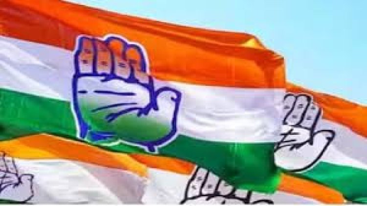 विपक्ष के नेताओं को निशाना बना रहा निर्वाचन आयोग, खरगे के हेलीकॉप्टर की तलाशी ली गई : कांग्रेस