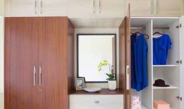 वास्तु के अनुसार जाने, अलमारी के बाहर शीशा लगाना शुभ या अशुभ