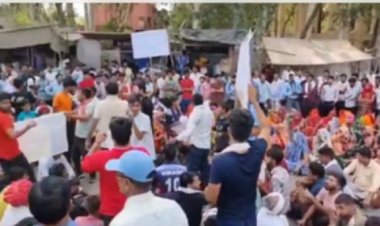 आतंकी हमले में मारे गए चार तीर्थयात्रियों का शव पंहुचा जयपुर, स्थानीय लोगों का धरना-प्रदर्शन जारी