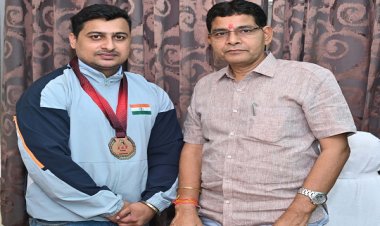 श्रीमंत झा ने पैरा आर्म रेसलिंग में विदेशों में लहराया परचम