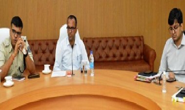 कलेक्टर एवं एसपी ने कानून व्यवस्था के संबंध में राजस्व व पुलिस अधिकारियों की ली बैठक