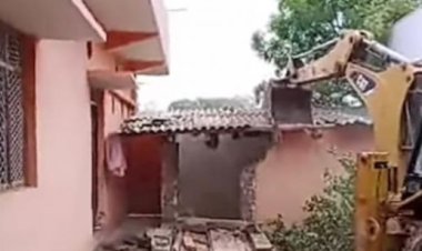 मुरैना में गोवंश हत्या के आरोपियों के मकान पर चला बुलडोजर