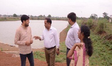 विधायक अनुज शर्मा व कलेक्टर डाॅ. गौरव सिंह ने बरबंदा के तालाब का किया अवलोकन