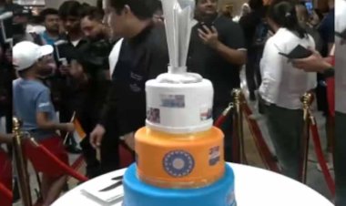 टीम इंडिया होटल पहुंची, सूर्या ने किया भांगड़ा; 11 बजे PM से मुलाकात