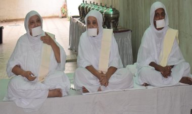 सर्वप्रथम अनुष्ठान है जाप, और सर्व शक्तिशाली है नवकार मंत्र जाप ।