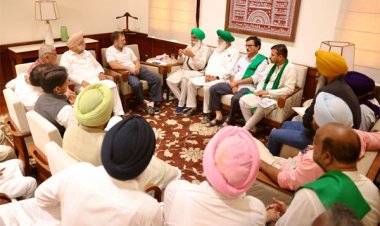 राहुल गांधी ने किसानों के साथ की बैठक