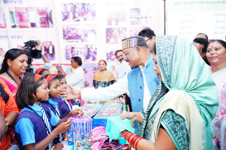 बच्चों की मोहक मुस्कान का जादू....