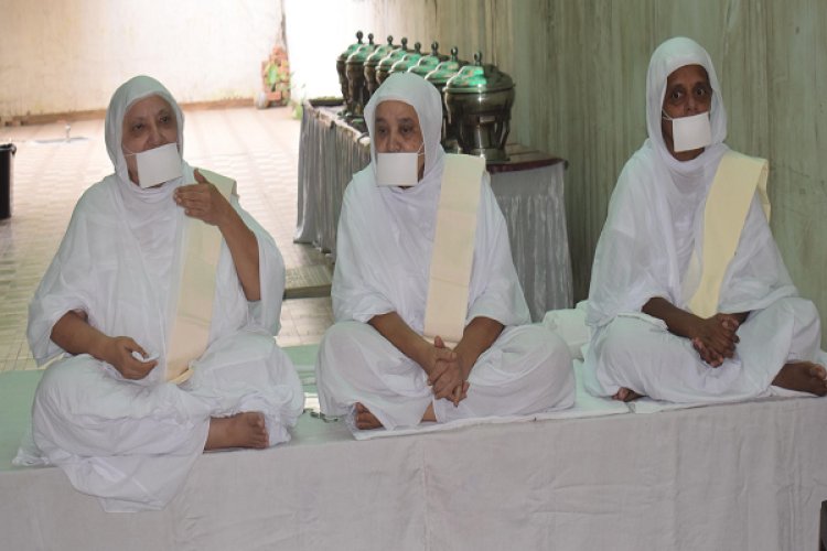 सर्वप्रथम अनुष्ठान है जाप, और सर्व शक्तिशाली है नवकार मंत्र जाप ।