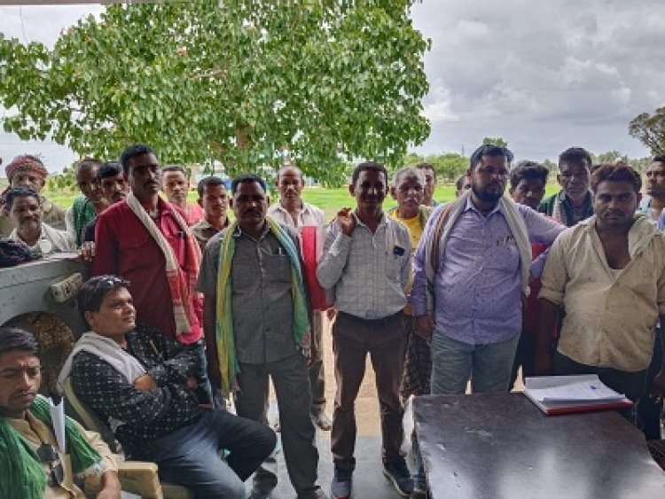 खाद-बीज के लिए किसानों को परेशान करने वाले समिति प्रबंधक हटाए गए