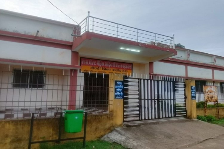 आदिवासी छात्रावास के सात बच्चों की आधी रात ढाबे में दस्तक, अधीक्षक व चपरासी की घोर लापरवाही हो रही उजागर