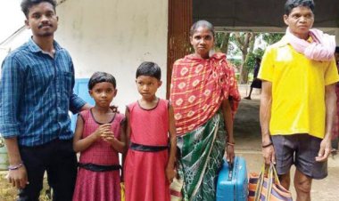 मुख्य धारा में जुड़ी स्कूल से दूर बच्चियां