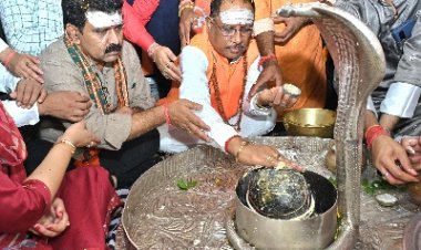 मुख्यमंत्री विष्णुदेव साय ने की भोरमदेव में बाबा भगवान शिव की पूजा-अर्चना