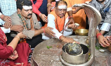 मुख्यमंत्री श्री विष्णुदेव साय ने भोरमदेव में हजारों कावड़ियों का पुष्प वर्षा कर किया भव्य स्वागत