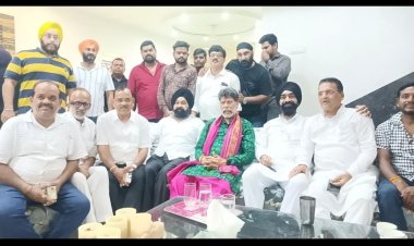 भाजपा प्रदेशाध्यक्ष   सपरिवार डोंगरगढ़ पहुंच माँ बम्लेश्वरी देवी दर्शन