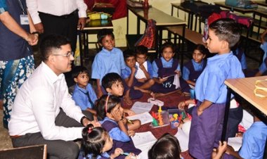 कलेक्टर ने घोड़ादाना प्राथमिक स्कूल का किया निरीक्षण