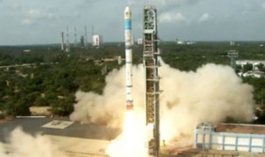 इसरो के नए रॉकेट एसएसएलवी ने ईओएस-08 के साथ एक निजी सैटेलाइट को सफलतापूर्वक लॉन्च किया