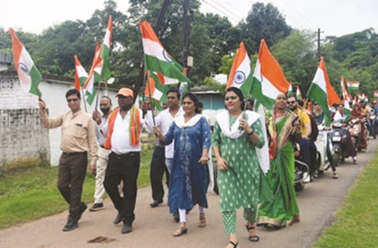 तिरंगा के सम्मान में निकली रैली, रिसाली निगम आयुक्त ने दिखाई झंडी