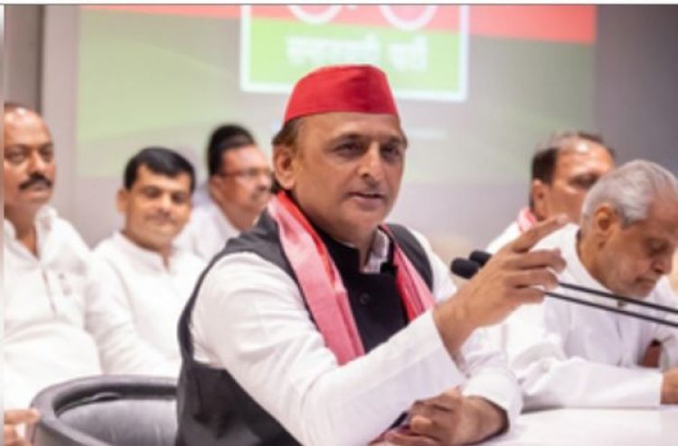 योगी के 'लाल टोपी काले कारनामे' वाले बयान पर सपा मुखिया अखिलेश का पलटवार