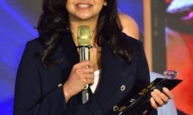 स्वास्थ्य क्षेत्र में उत्कृष्ट कार्य के लिये श्रेष्ठा को यूनिवर्सल एमिनेन्स एवार्ड