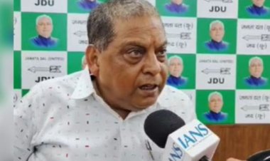 आधार कार्ड के लिए राज्यों में अलग-अगल कानून समझ से परे : नीरज कुमार