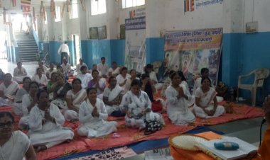 इंदौर के प्रज्ञा बुद्ध विहार परदेशीपुरा में लगा शिविर:थाईलैंड व श्रीलंका से प्रशिक्षित आर्याजी मैत्ता चित्ता ने समाजजन को कराई ध्यान-साधना