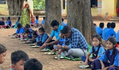 कलेक्टर ने आंगनबाड़ी केन्द्र में सामग्रियों का उपयोग नहीं होने पर जाहिर की नाराजगी