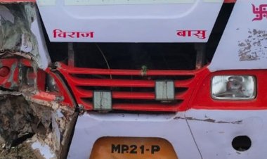 उमरिया में बस ने बाइक को रौंदा:मानपुर थाना क्षेत्र में हुआ हादसा; दो युवकों की मौत, एक की हालत गंभीर