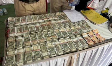 राजधानी में मिला कैश ही कैश : उपचुनाव से पहले कार में मिले लाखों रुपए, वाहन चेकिंग में बरामद हुई रकम, पुलिस की पूछताछ जारी.....