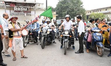 दक्षिण विधानसभा उपचुनाव : कलेक्टर के नेतृत्व में हुई बाईक रैली