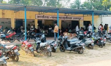 तहसीलदार कार्यालय में अव्यवस्था का आलम, शिकायतों का अंबार