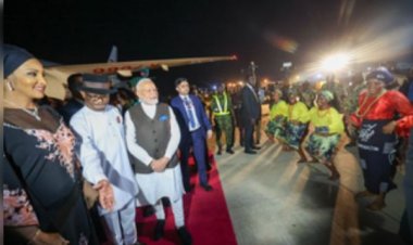 नाइजीरिया पहुंचे पीएम मोदी, ऐतिहासिक यात्रा पर गर्मजोशी से स्वागत के लिए राष्ट्रपति टीनुबू को दिया धन्यवाद