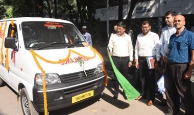 डीएमएफ से मिले दो नये शव वाहन