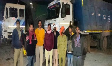 गोबरा नवापारा में पांच हाईवा जब्त