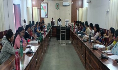 बच्चों का वजन कराने के साथ ही बच्चों के स्वास्थ्य की जांच भी कराएंःकलेक्टर