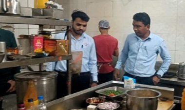 अनुविभागीय दण्डाधिकारी ने मेसर्स अल लजीज बिरयानी का किया गया औचक निरीक्षण