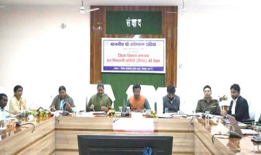 शासन की सभी योजनाओं का लाभ अंतिम व्यक्ति तक पहुंचाएं : राधेश्याम राठिया