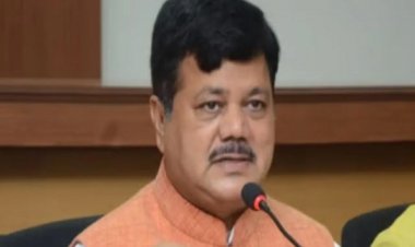 ‘संजय राउत का विमान जमीन पर लैंड करना बाकी’, भाजपा नेता प्रवीण दरेकर का करारा प्रहार