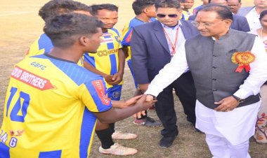 मुख्यमंत्री ओपन चैलेंज ट्रॉफी फुटबॉल प्रतियोगिता के समापन समारोह में हुए शामिल