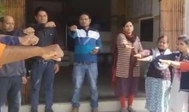 धार में प्रकृति परीक्षण अभियान का शुभारंभ:जिला आयुर्वेद अस्पताल में उत्साहपूर्वक मनाया 75वां राष्ट्रीय संविधान दिवस