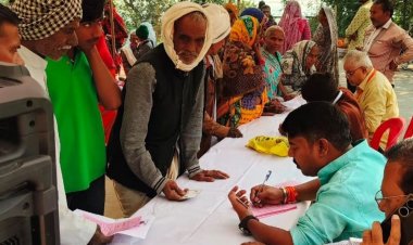 हनुमान टौरिया में लगा नेत्र परीक्षण शिविर:500 मरीजों की जांच कर 175 मरीज को ऑपरेशन के लिए चित्रकूट भेजा